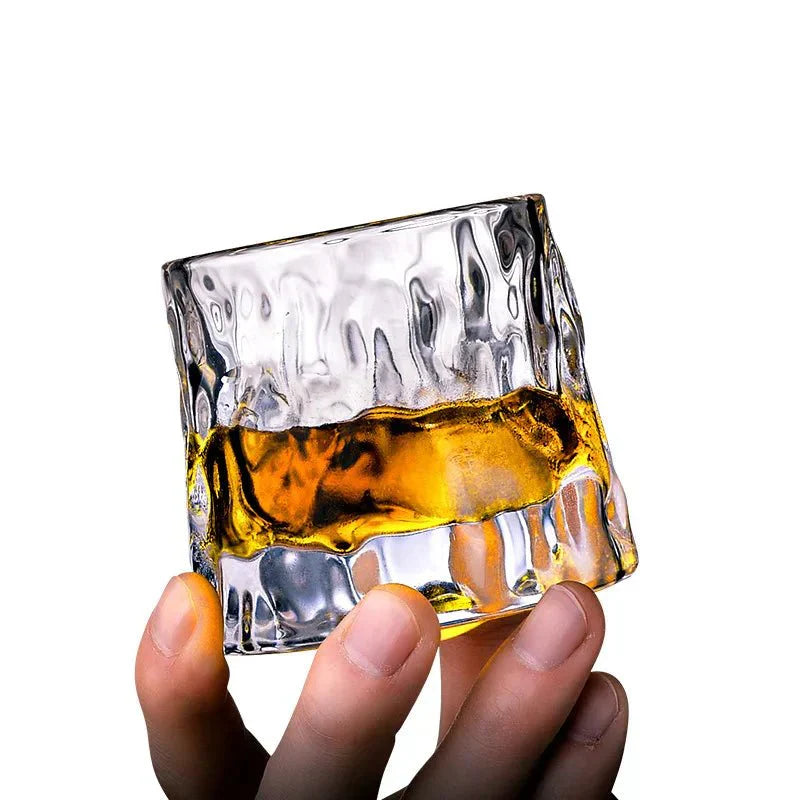 WhirlGlass – Design-Whiskyglas mit Wellenstruktur