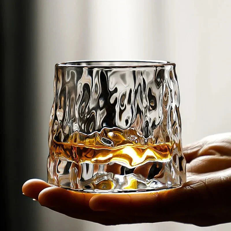 WhirlGlass – Design-Whiskyglas mit Wellenstruktur