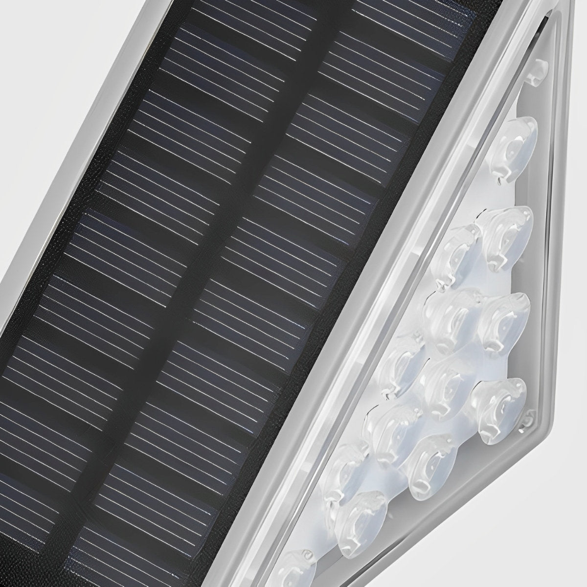 Solin – Intelligente Triangular LED Solar-Stufenleuchten