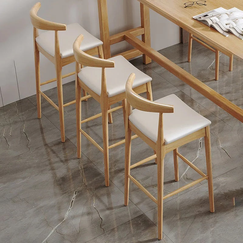 Alexa – Nordic Minimalistischer Massivholz-Hocker