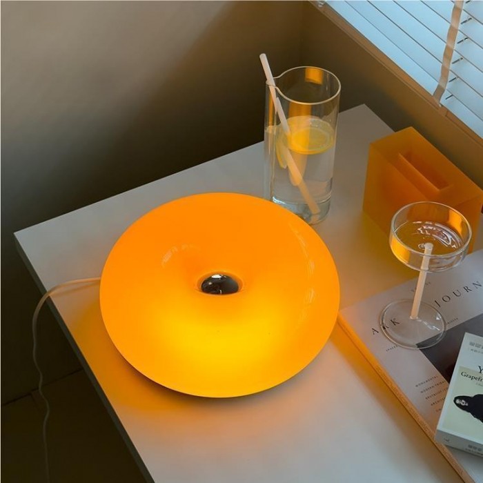 Bryan – Antike Glas-Tischlampe