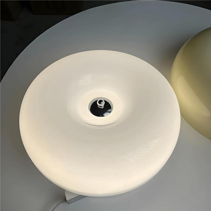 Bryan – Antike Glas-Tischlampe