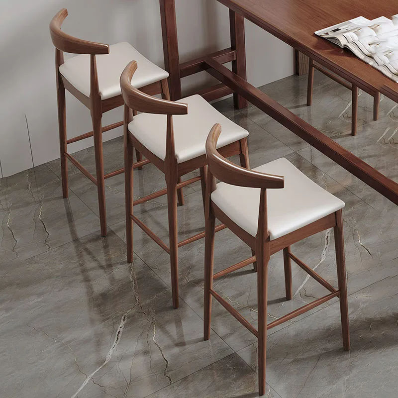 Alexa – Nordic Minimalistischer Massivholz-Hocker