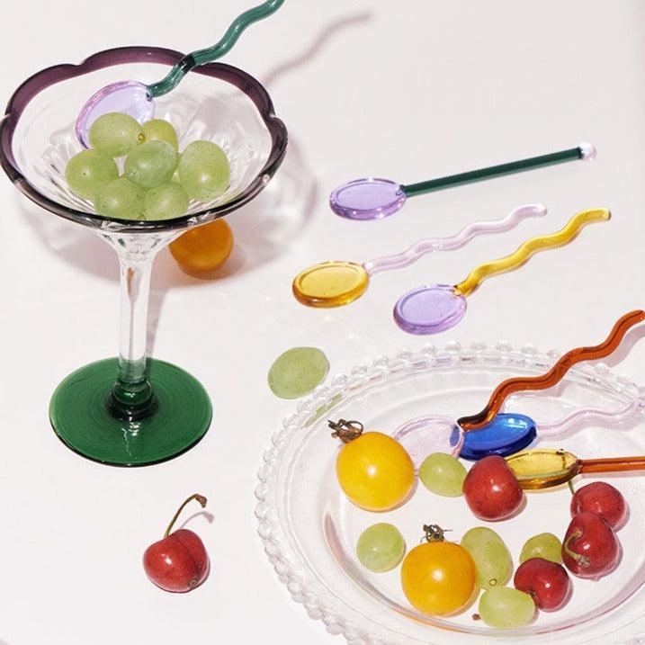 WaveSpoon – Handgefertigter Glaslöffel mit buntem Wellenmuster